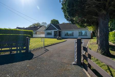 11 Ashgrove Park, Strabane, BT82 9EG-1.jpg