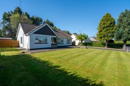 11 Ashgrove Park, Strabane, BT82 9EG-8.jpg
