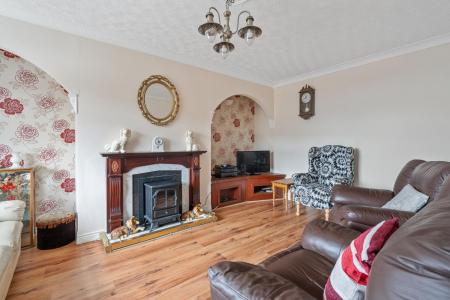 3 Castle AVE, Castlederg BT81 7BF-9.jpg