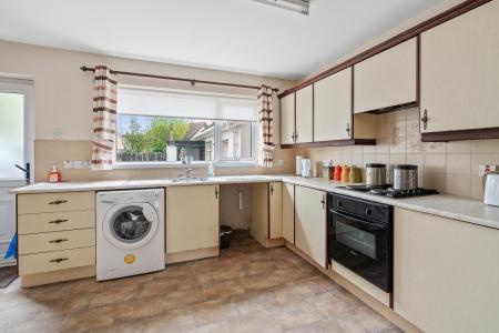 3 Castle AVE, Castlederg BT81 7BF-8.jpg