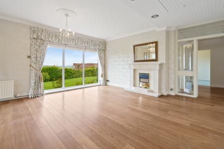 22 Glen Rd, Strabane, BT82 8BX-17.jpg