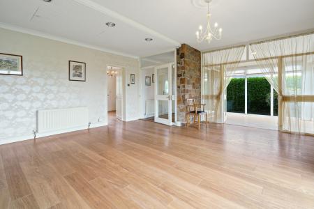 22 Glen Rd, Strabane, BT82 8BX-19.jpg
