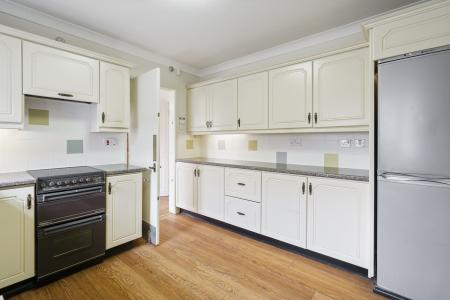 22 Glen Rd, Strabane, BT82 8BX-33.jpg
