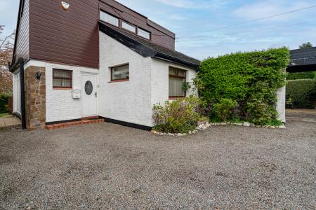 22 Glen Rd, Strabane, BT82 8BX-10.jpg