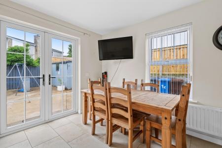 32 Elmwood Green, Castlederg, BT81 7GY-17.jpg