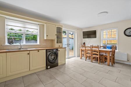 32 Elmwood Green, Castlederg, BT81 7GY-19.jpg