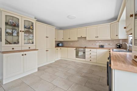 32 Elmwood Green, Castlederg, BT81 7GY-16.jpg