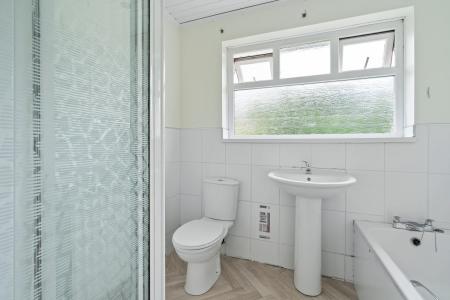 59 Glenside, Strabane, BT82 8PU-17.jpg