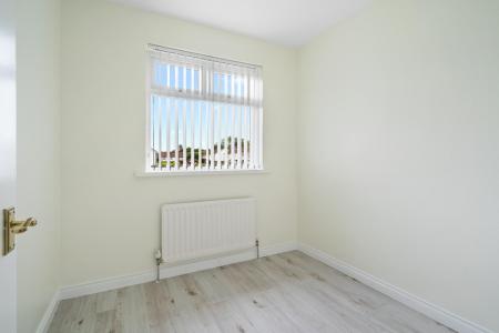 59 Glenside, Strabane, BT82 8PU-19.jpg