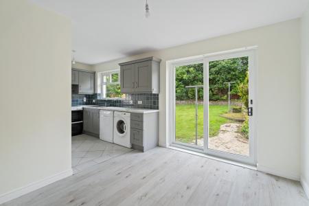 59 Glenside, Strabane, BT82 8PU-15.jpg