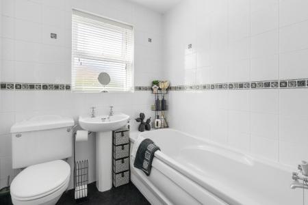 10 Ballee Grove, Strabane, BT82 8RP-22.jpg