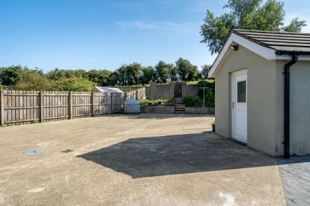 10 Ballee Grove, Strabane, BT82 8RP-5.jpg