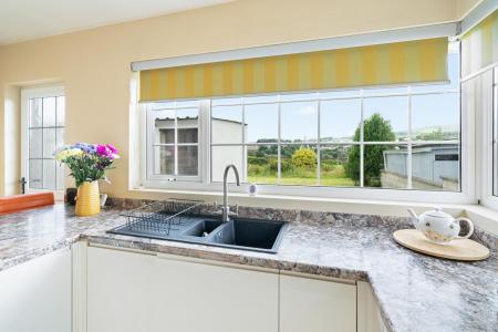 64 Ballycolman Avenue, Strabane, BT82 9AF-18.jpg