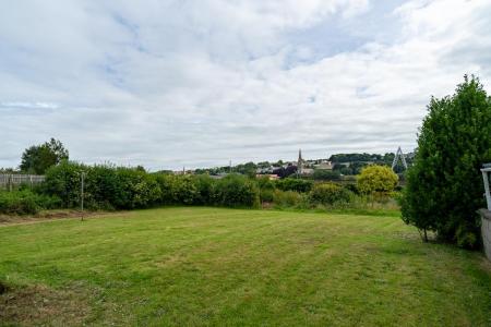64 Ballycolman Avenue, Strabane, BT82 9AF-5.jpg