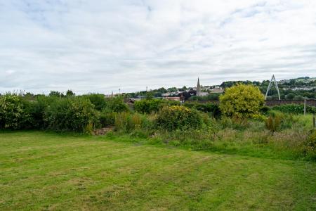 64 Ballycolman Avenue, Strabane, BT82 9AF-8.jpg