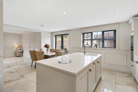 28 Glenview Manor-12.jpg