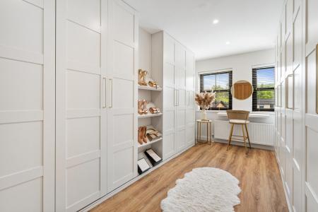 28 Glenview Manor-26.jpg