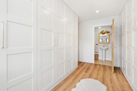 28 Glenview Manor-27.jpg