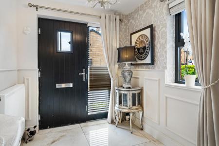 28 Glenview Manor-10.jpg