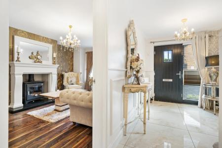 28 Glenview Manor-23.jpg