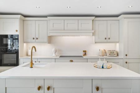 28 Glenview Manor-20.jpg