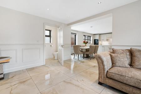 28 Glenview Manor-19.jpg