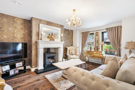 28 Glenview Manor-21.jpg