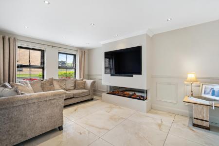 28 Glenview Manor-17.jpg