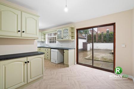 49 Glenside, Strabane, BT82 8PU (14 of 22).jpg