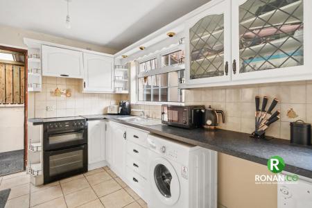 49 Glenside, Strabane, BT83 8PU (12 of 23).jpg