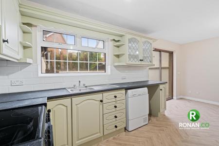 49 Glenside, Strabane, BT82 8PU (12 of 22).jpg