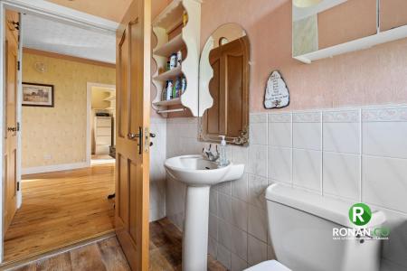 72 Orchard Rd, Strabane BT82 9QT (21 of 40).jpg