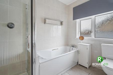 62a Castlefin Road, Castlederg (19 of 25).jpg