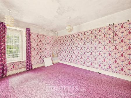 CAM05297G0-PR0072-STILL023.jpg