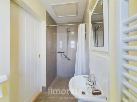 En-Suite Wet Room