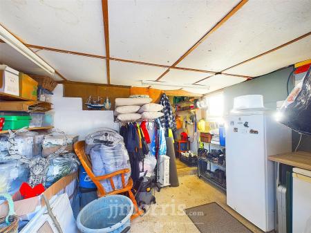 CAM03686G0-PR0245-STILL033.jpg
