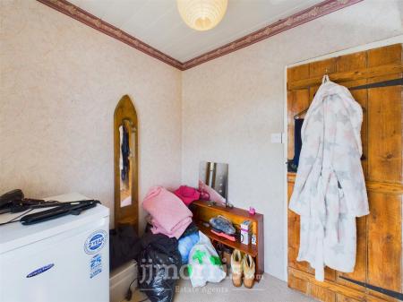 CAM03686G0-PR0145-STILL027.jpg