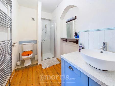 Ensuite