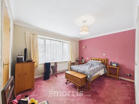 CAM03686G0-PR0277-STILL017.jpg