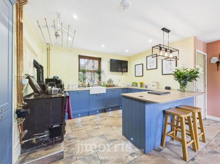 Kitchen/Dining