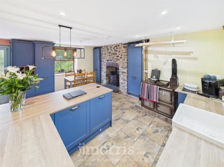 Kitchen/Dining