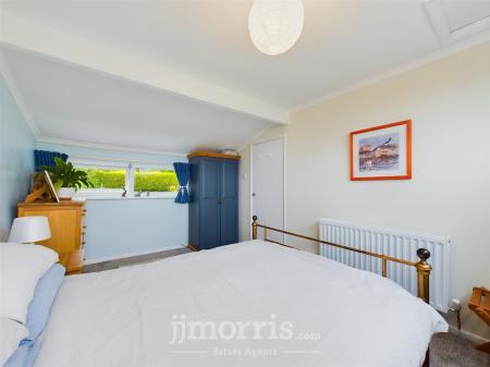 CAM03686G0-PR0115-STILL004.jpg