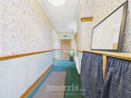 CAM05297G0-PR0021-STILL009.jpg