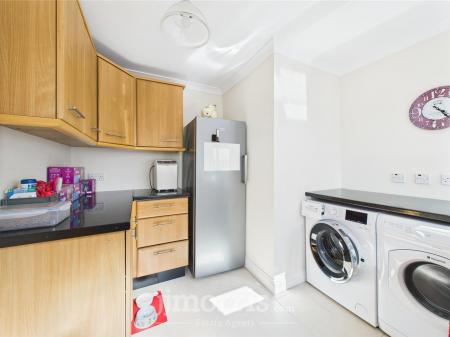 CAM05297G0-PR0039-STILL054.jpg