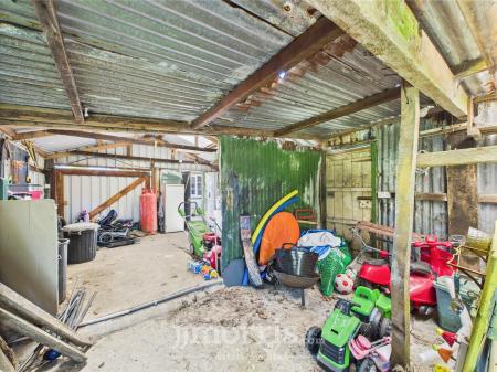 CAM05297G0-PR0041-STILL034.jpg