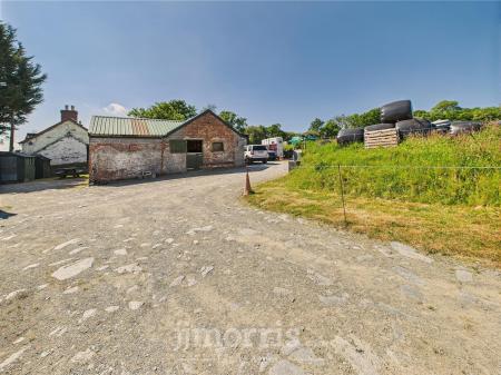 CAM05297G0-PR0050-STILL046.jpg