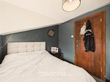 CAM05297G0-PR0059-STILL014.jpg