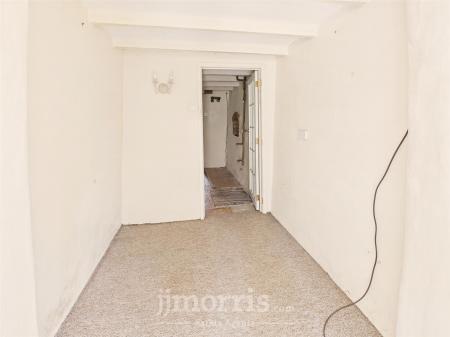 CAM05297G0-PR0063-STILL003.jpg