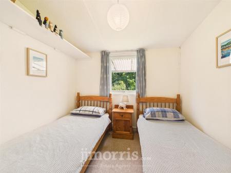 CAM02122G0-PR0334-STILL026.jpg