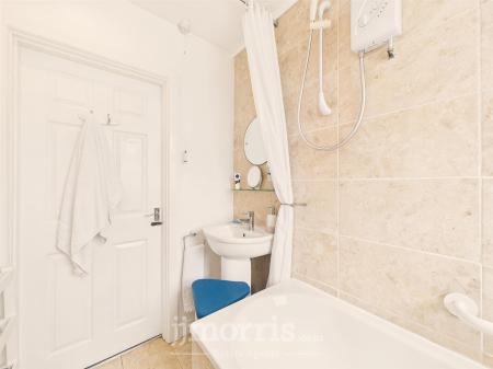 CAM05297G0-PR0065-STILL012.jpg